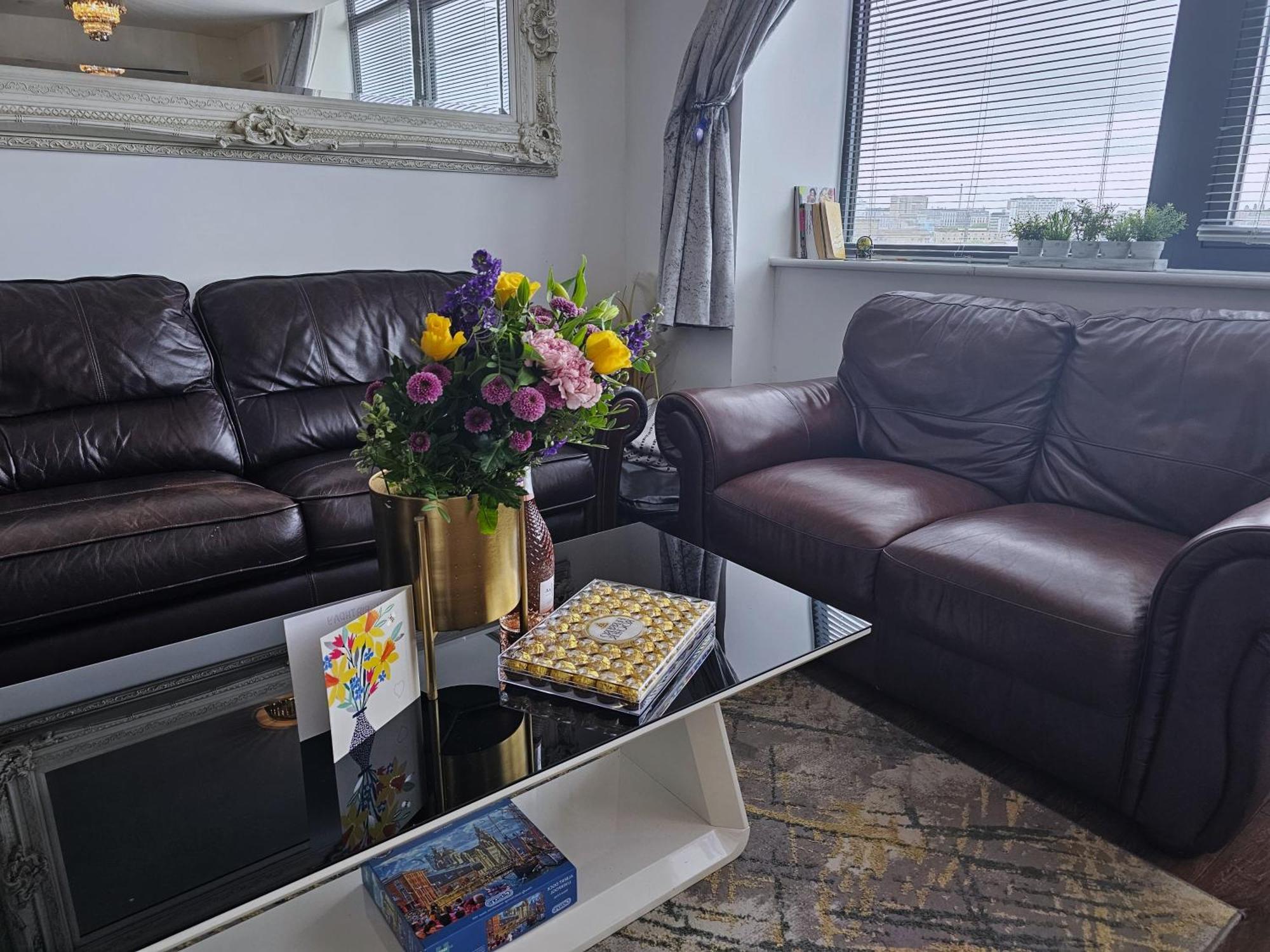 Sidemerseylivings - Central, Bright, And Convenient 2-Bedroom Apartment With Parking Liverpool Ngoại thất bức ảnh